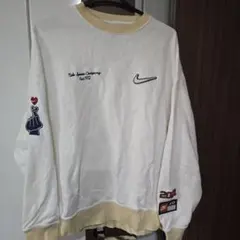 ナイキ　トレーナー