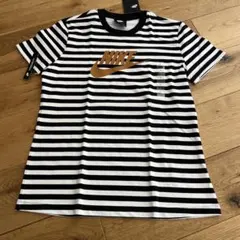 新品 NIKE ボーダー Tシャツ Lサイズ　レディース　黒白のサムネイル