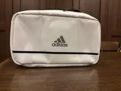 adidas ラウンドポーチ ホワイト 小物入れ