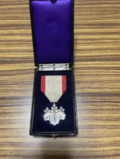 勲章 勲八等白色桐葉章☆1875年（明治8年）～／純銀製／漆塗箱付き／美