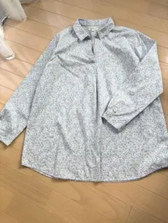 【美品】Portland 4 花柄 長袖シャツ ブラウスのサムネイル