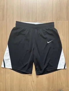 Nike ブラック ショートパンツ