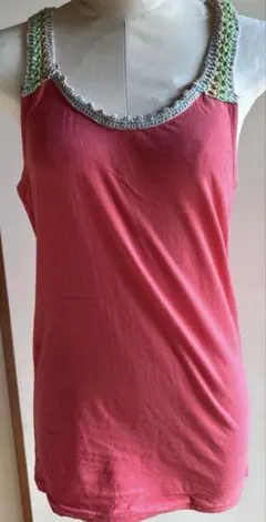 赤系タンクトップ　タグ付