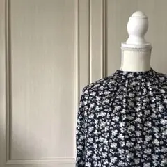 19 組曲 クミキョク 花柄 総柄 ブラウス シャツ トップス 長袖 ハイネック