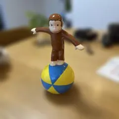 【美品】おさるのジョージ 貯金箱 ボールに乗ったジョージ