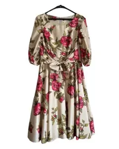 エムズグレイシー ベージュ花柄プリント リボン付き ひざ丈ワンピース 40