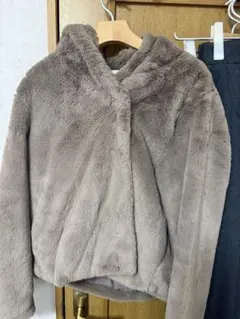 AZUL フード付きグレー ファーコート M