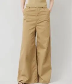 新品 マディソンブルー 19SS クロップドチノパンツ 02 ベージュ - メルカリ