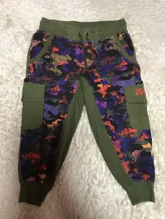 カジュアルパンツ