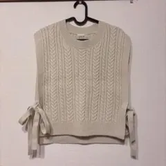 【美品】GU ケーブル編みニットベスト アイボリー