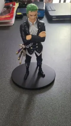 美品★ワンピース レッド★ゾロ★フィギュア
