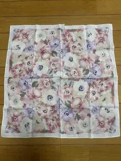 素敵な　Melrose メルローズハンカチ 花柄のサムネイル