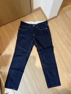 GU ダークブルー ストレートデニム