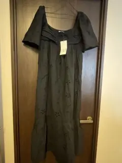 お値下げ中！ZARA ワンピース　新品タグ付き　Sサイズ
