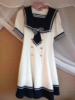 アマベル　スクエアセーラー襟 Aライン ワンピース 半袖