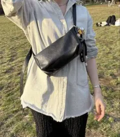 イアパピヨネ　ボックスショルダーバッグ