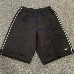 Nike 黒 ハーフパンツ サイドライン