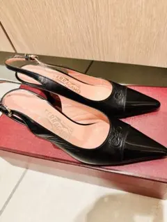 大幅お値下げ♪Ferragamo ブラック　バックストラップパンプス　サイズ4