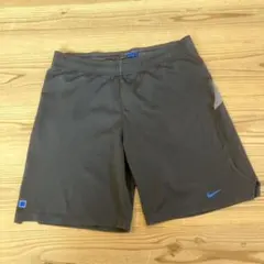 Nike ショートパンツ　M