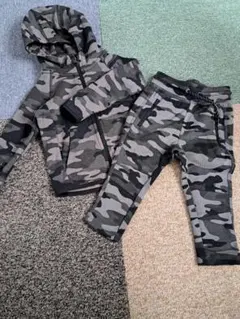 GapFit 迷彩柄 パーカーとパンツセット 12-18M