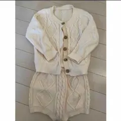 アイボリー ケーブル編みニット セットアップ 80サイズ