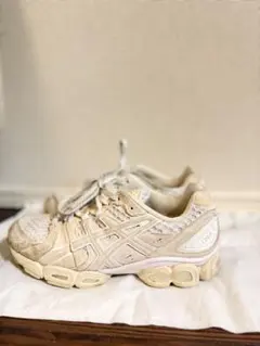 【中古品美品】スタイリストENNOY asics GEL-NIMBUS 26cmのサムネイル