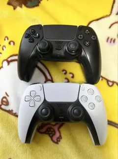 PS5 ワイヤレスコントローラー 黒白セット　ジャンク品