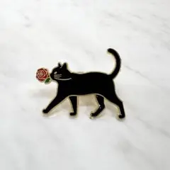 【ブローチ】薔薇をくわえた黒猫さん