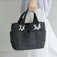 【Sサイズ】ear ブラック 樹脂パーツトートバッグ イアパピヨネ
