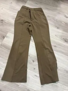 GU ベージュ フレアパンツ S