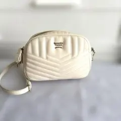 Samantha Thavasa ベージュショルダーバッグのサムネイル
