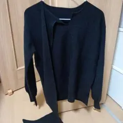 グリーンレーベル　黒のニット長袖セーター