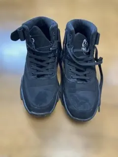 ブラック ハイカットスニーカー クラブロゴ付き