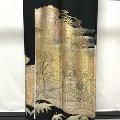 D104 黒留袖　鶴　華文　金駒刺繍　正絹　着物　袷　しつけ糸付き未使用極美品 D104 黒留袖 鶴 華文 金駒刺繍 正絹 着物 袷 しつけ糸付き未使用極美品