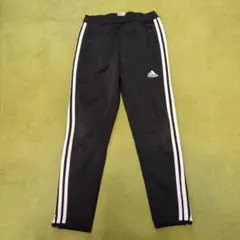 adidas 黒 ストライプ 長ズボン 140