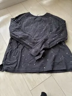 ダークグレー 長袖カットソー 三角形装飾