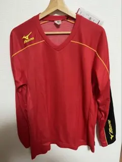 Mizuno レッド Vネック 長袖シャツ