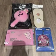 BT21 COOKYグレンチェック3点セット - メルカリ