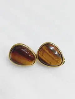 Item thumbnail for item 491a7542-c5ee-46e5-8e06-81a8ce6b3f7a