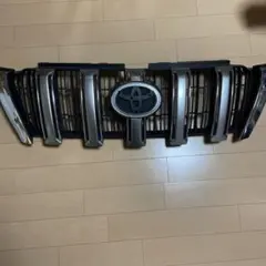 純正　プラド　フロントグリルのサムネイル