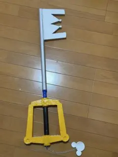 キングダム 武器フィギュア 麃公の盾（原寸大サイズ） - メルカリ