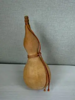 霊*悟様 【美品】天然素材 ひょうたん 工芸品 置物 縁起物 瓢箪 房付き