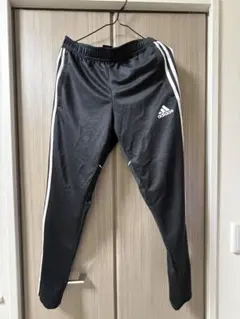adidas ブラック トレーニングパンツ　サイズＭ