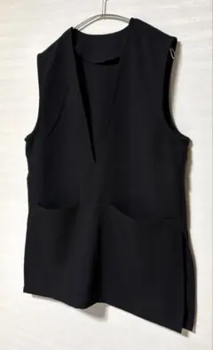 ブラック Vネック ベスト ポケット付き フリーサイズ