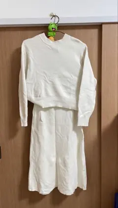 UNIQLO ホワイト S スカートセットアップ