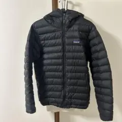 patagonia ブラック ダウンジャケット フード付き