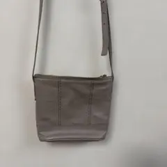 COLE HAANレザーショルダーバッグ グレージュ