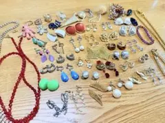遺品整理 アクセサリーまとめ売り 50点 イヤリング ブローチ ネックレス 指輪