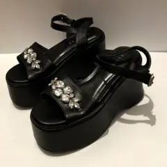 An MILLE ビジュー付きサンダルのサムネイル