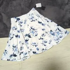 新品　INGNI　フラワー　フレアスカート ホワイト/ネイビー　М